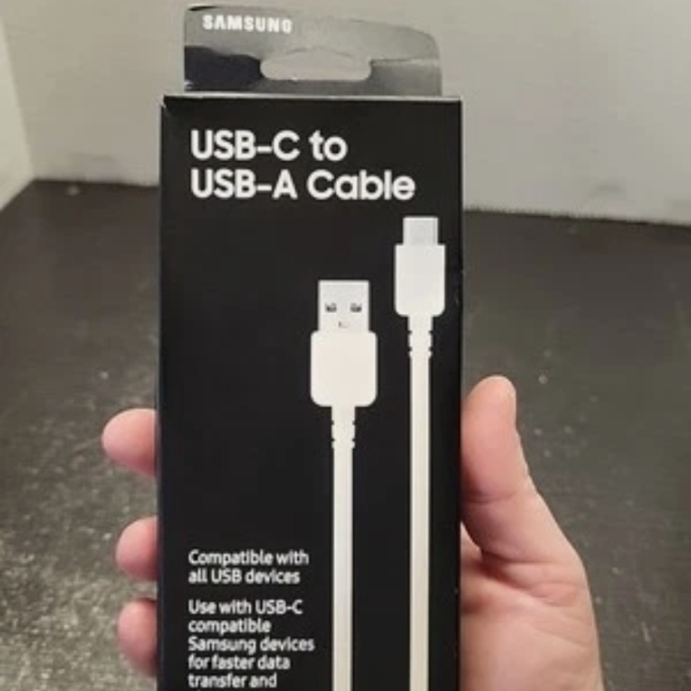 Samsung USB-C to USB-A Cable - Black & White Packaging